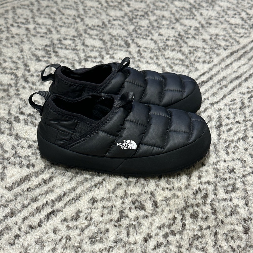 NORTH FACE kids slip on